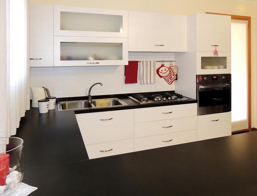 Cucina frassino laccato bianco  (2)